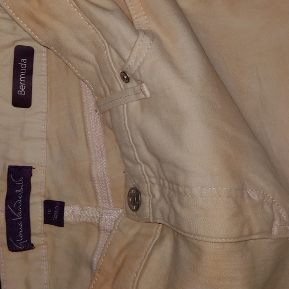 Bermuda Capris by Gloria Vanderbilt - Picture 4 of 6